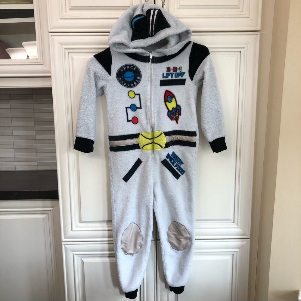 😎SIZE 6 - George Boys' Critter One-Piece pajamas